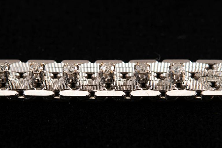 A BRACELET, brilliant cut diamonds c. 0.33 ct. 18K white gold. Italy 1960 s. Weight 24,4 g.