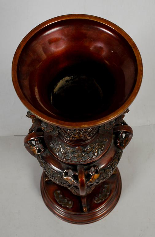 VAS, brons, Kina, 1900-tal.