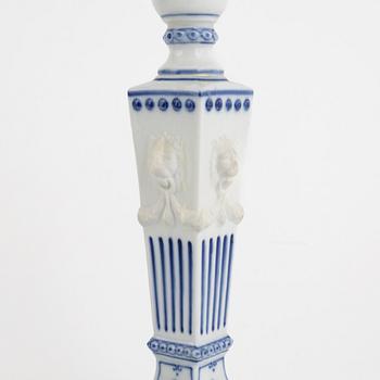 Servis, 14 delar, porslin, "Musselmalet", hel- och halvblonde, Royal Copenhagen, Danmark.