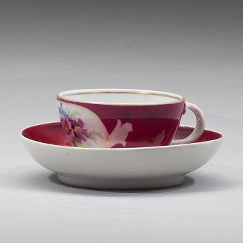 KAFFEKOPP MED FAT, porslin, Gardner, Ryssland 1880-1890.