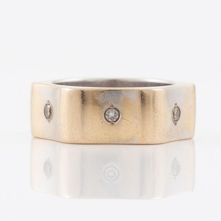 Montblanc, ring, 18K gold with brilliant-cut diamonds.