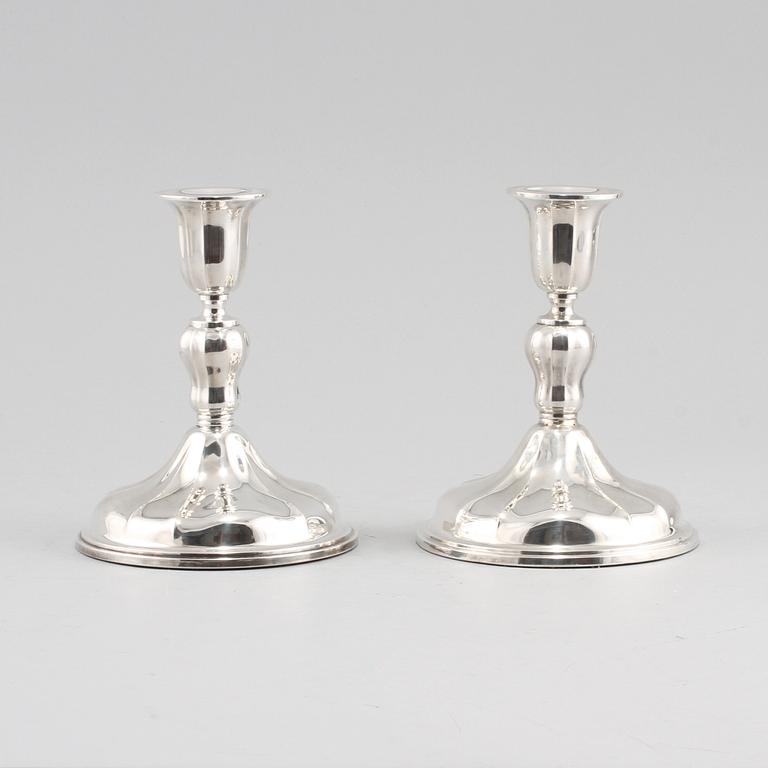 LJUSSTAKAR, ett par, silver, svenska importstämplar, 1900-tal.