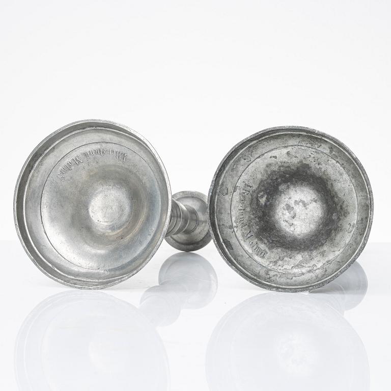 Ljusstakar, 2 par, tenn, bl.a. Israel Berglund, Malmö, 1800-tal.