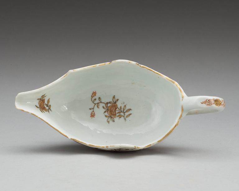 A rouge de fer sauce boat, Qing dynasty, Qianlong (1736-95).