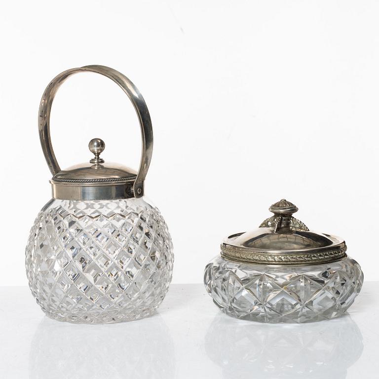 Ishink och skål, silver samt glas, bl.a. CG Hallberg, Stockholm 1920.