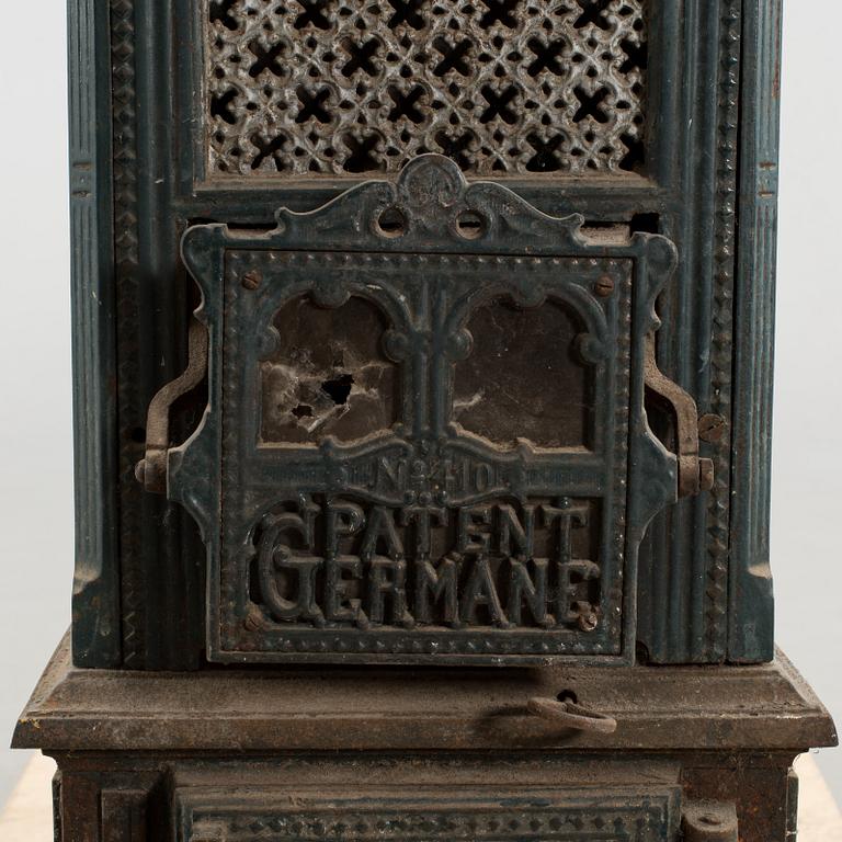 A cast iron stove, around 1900.