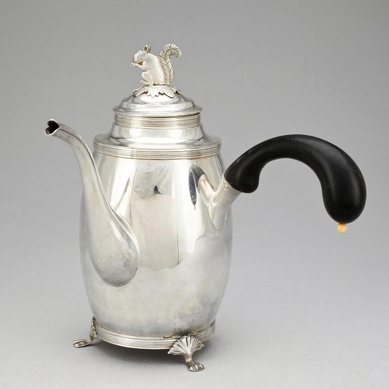 KAFFEKANNA, silver, empir, Daniel Hallman, Stockholm 1815. Vikt ca 842 g.