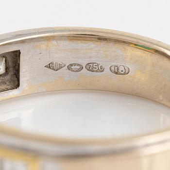 Ring, 18K guld, smaragd, diamanter ca 0.80 ct tot. Importstämplat A Tillander, Helsingfors 1962.