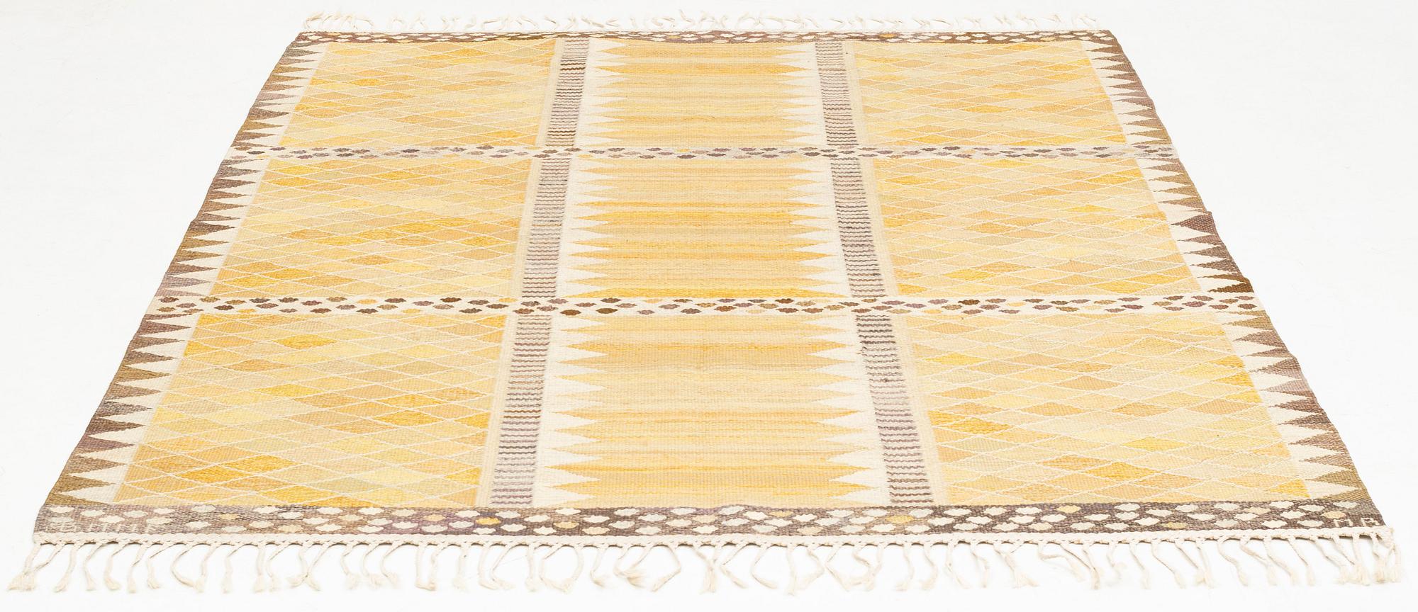 Marianne Richter, matta, "Josefina gul", gobelängteknik, ca  227 x 174 m, signerad AB MMF MR.