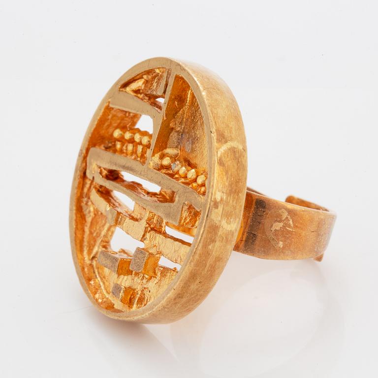 A ring by Jorma Laine gilded bronze.