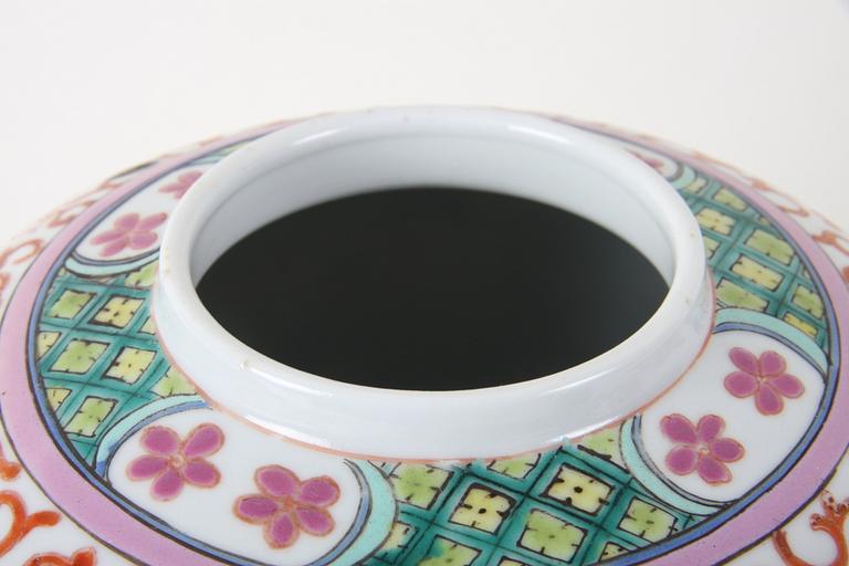 BOJAN med lock, porslin, Kina.