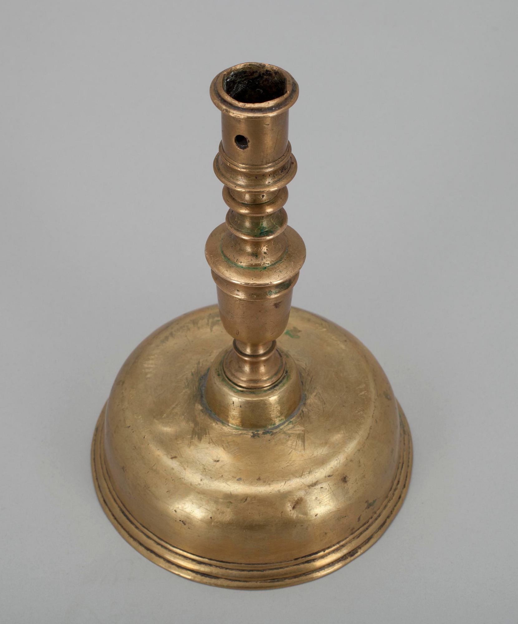 LJUSSTAKE, mässing 1600/1700-tal.