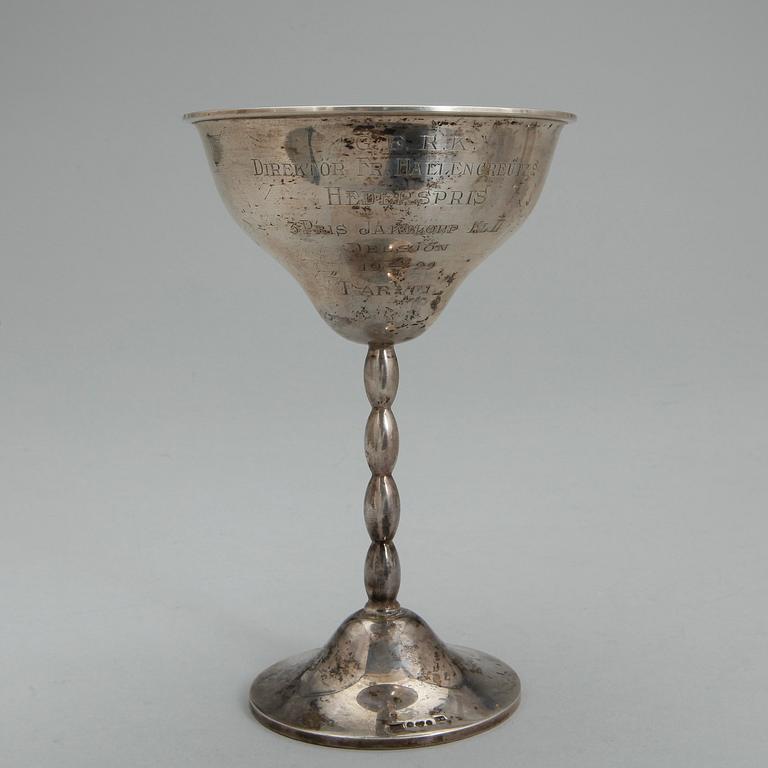 PARTI SKÅLAR OCH BÄGARE, 13 delar, silver, bland annat CG Hallberg, Stockholm, 1933. Vikt ca 1737g.