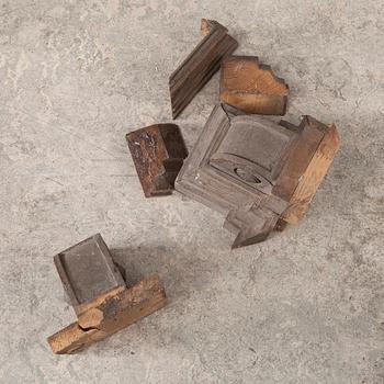 KLÄDHÄNGARE, ek och mässing, ca 1900.