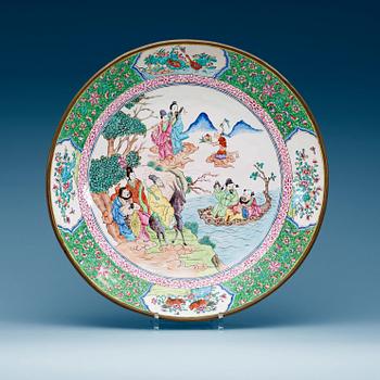 A large enamel on copper dish, late Qing dynasty (1644-1912).