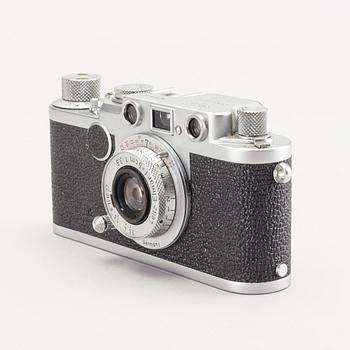 Leica IIf camera no 808727 and lens.