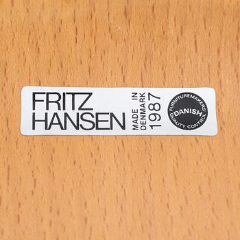 STOLAR, ett par, "Sjuan", Arne Jacobsen, Fritz Hansen, 1900-talets senare del.