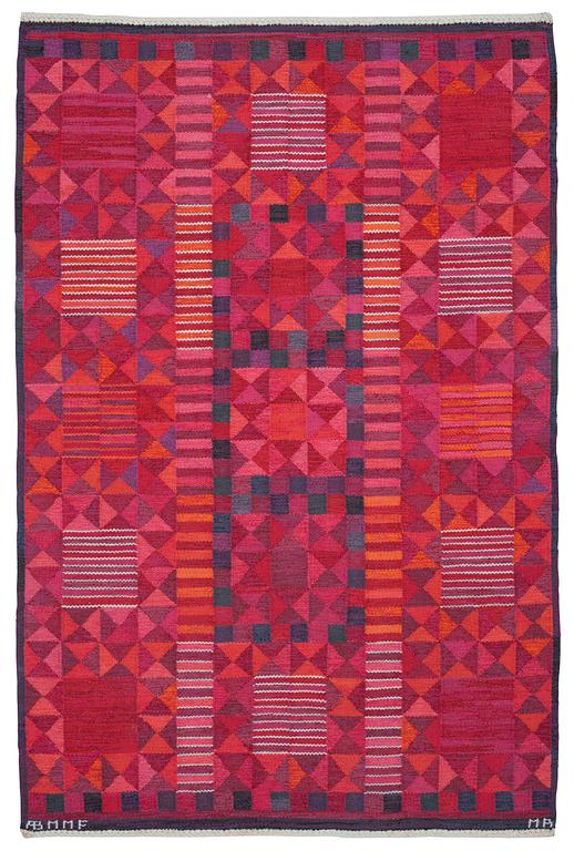 CARPET. "Rubirosa, röd". Flat weave. 216,5 x 141 cm. Signed AB MMF MR.