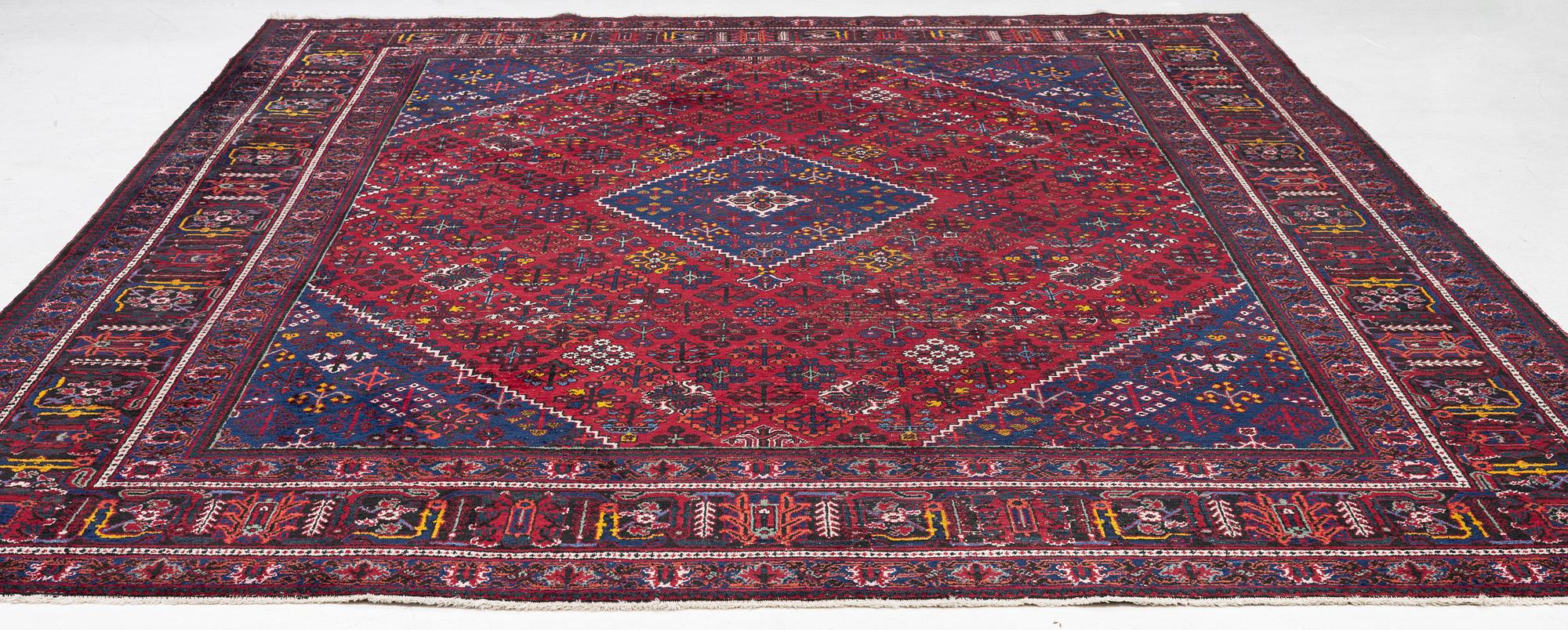 Carpet, oriental, approx. 385 x 290 cm.