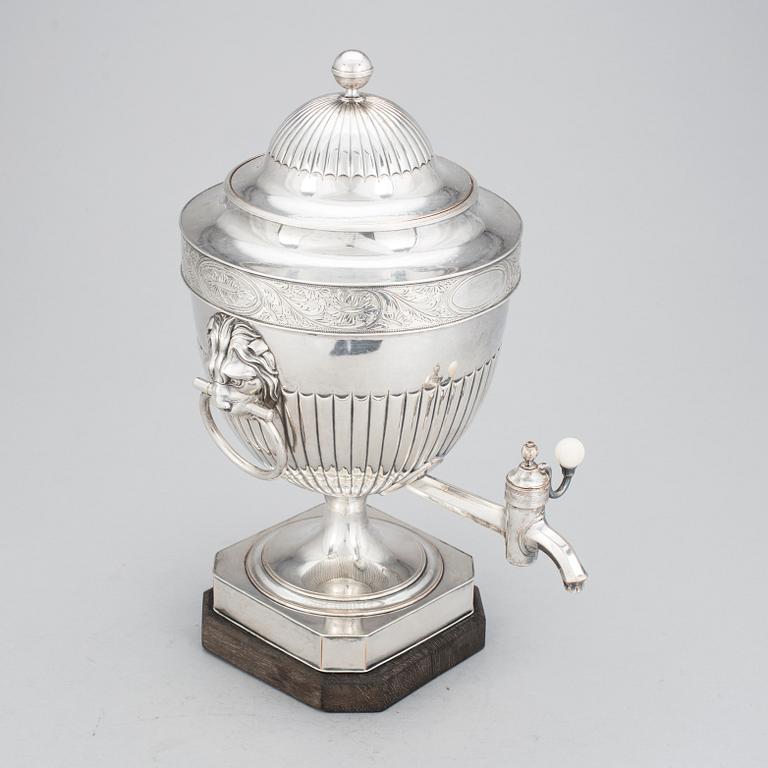 SAMOVAR, försilvrad koppar. Empire, 1800-talets första hälft.