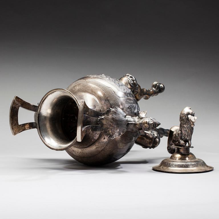 URNA, Kina, 1800-talets slut, försilvrad mässing.