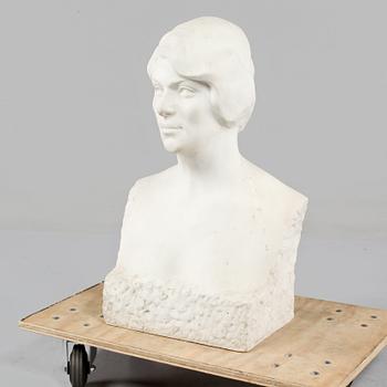 BYST, marmor, Sydeuropa, 1900-talets första hälft.