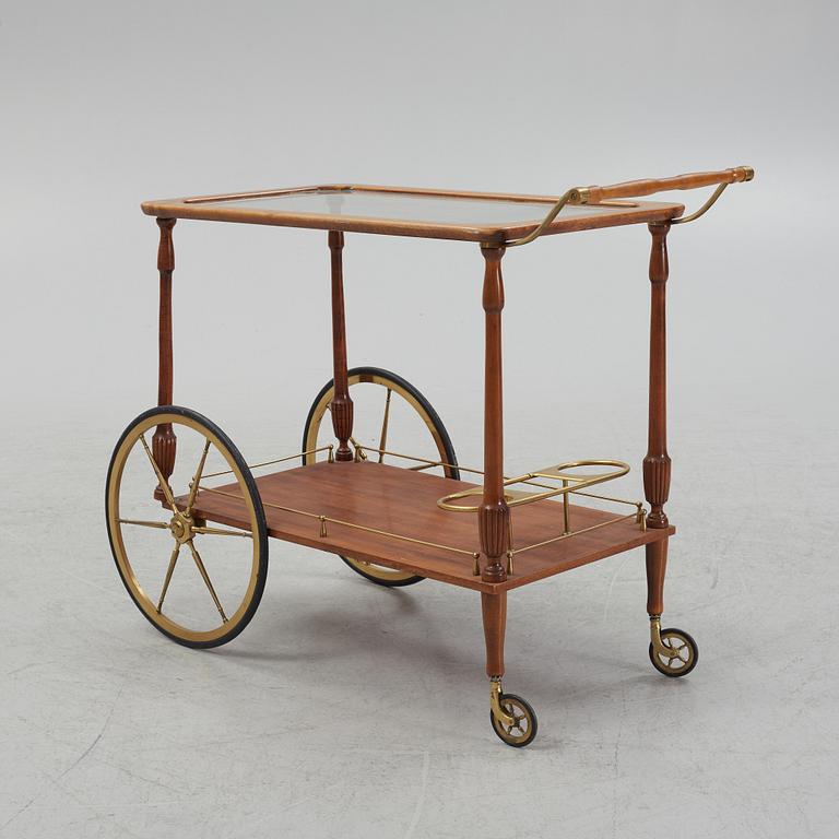 A drinks trolley, second part of the 20th Century.