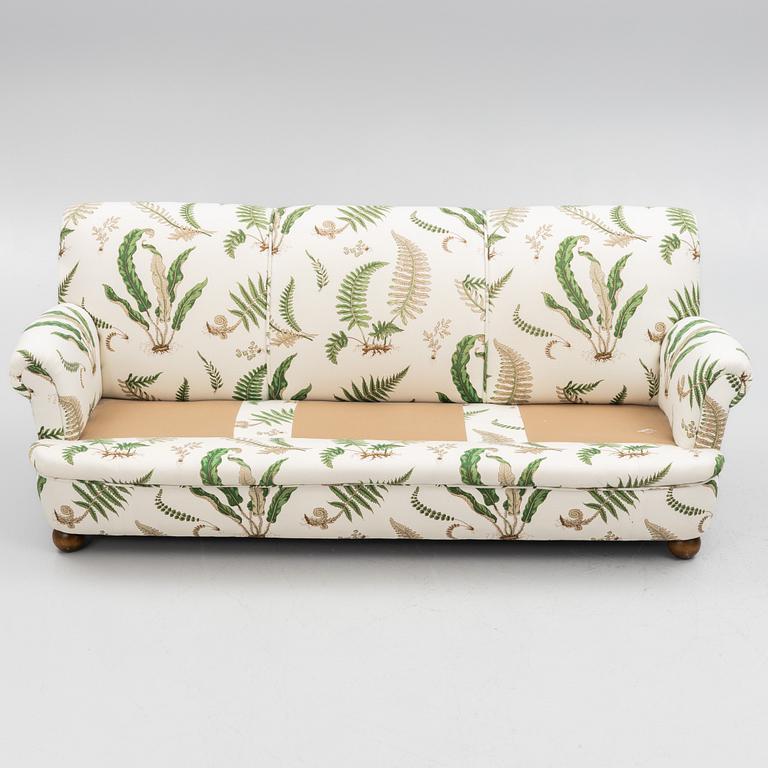 Josef Frank, a model 703 sofa, Firma Svenskt Tenn.