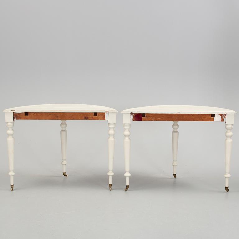 MÅNBORD, ett par, nyrenässans, 1800-tal.