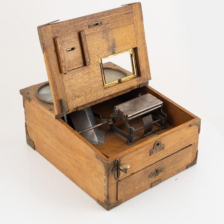 A cash register, around 1900.