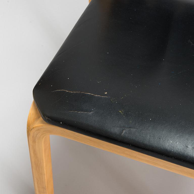Alvar Aalto,  tuoleja, 3 kpl, malli 612, Artek 1900-luvun puoliväli.
