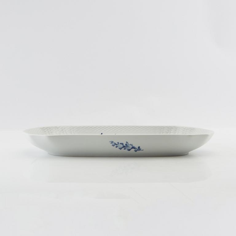 Service approximately 140 pieces "Blue Flower" Royal Copenhagen Denmark 20th century porcelain.