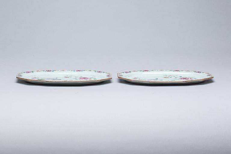 STEKFAT, ett par, famille rose, Kina. Qianlong (1736-95).