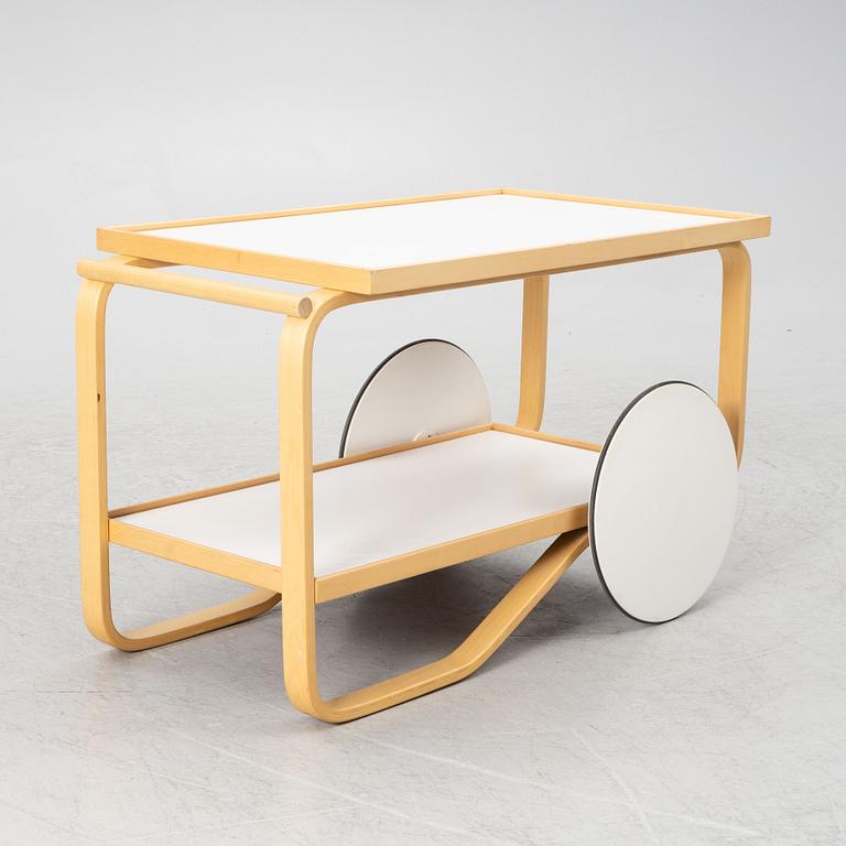Alvar Aalto, a model 902 tea trolley, Artek 2022.