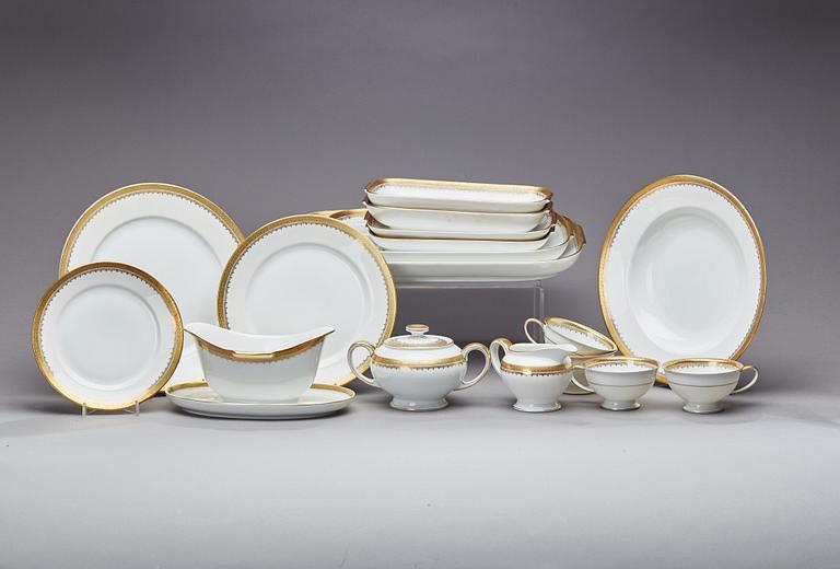 MATSERVIS, 81 delar, porslin, Rosenthal, vissa delar märkta "Helena" resp "Winnifred".