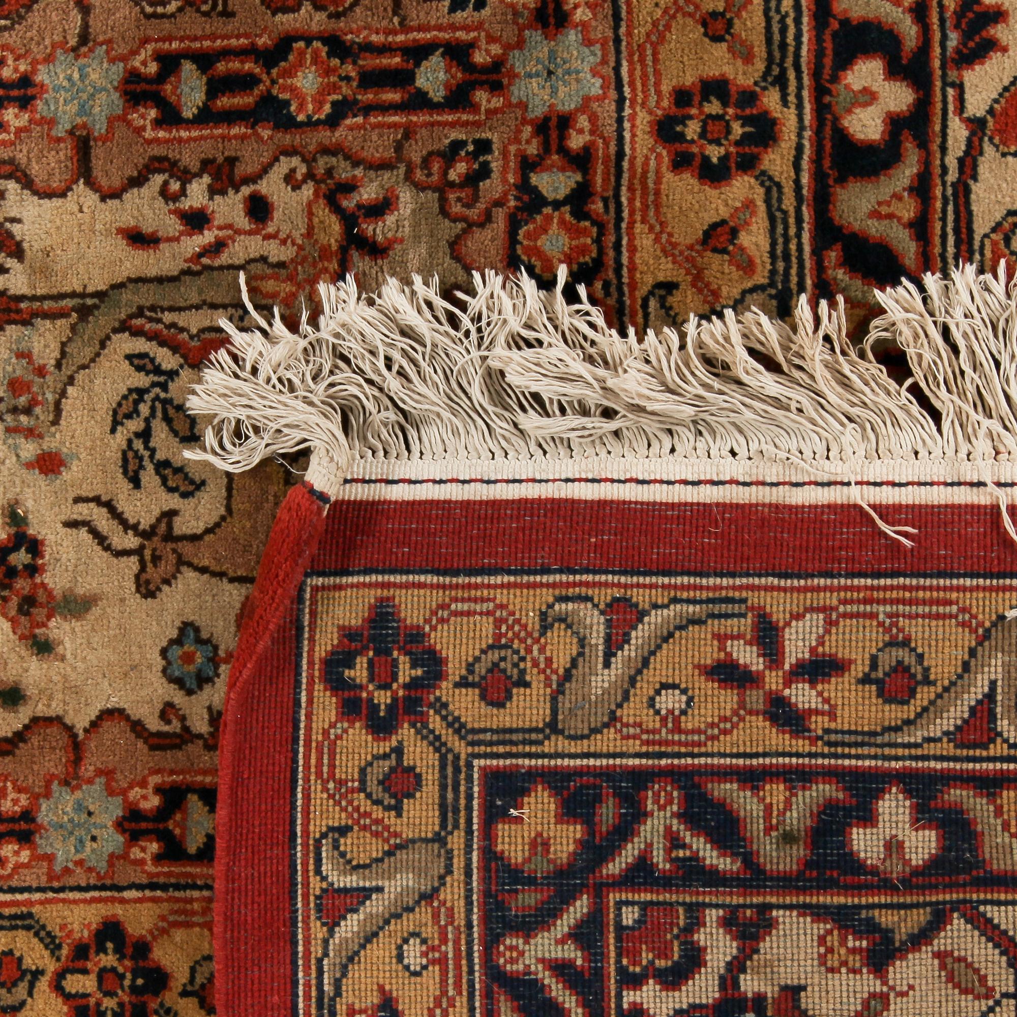 MATTA, orientalisk, 1900-talets andra hälft. 368 x 276 cm.