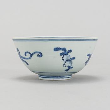 A blue and white bowl, Mingdynasty (1368-1644).