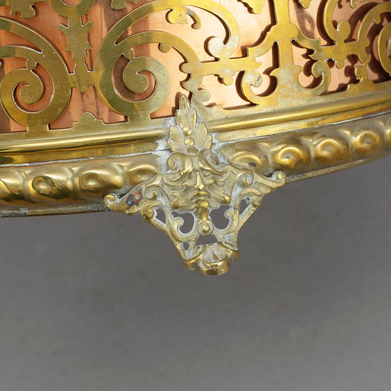 YTTERFODER, mässing, nyrenässans, omkring 1900.