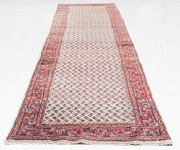 Gallerimatta, orientalisk, ca. 419 x 85 cm.