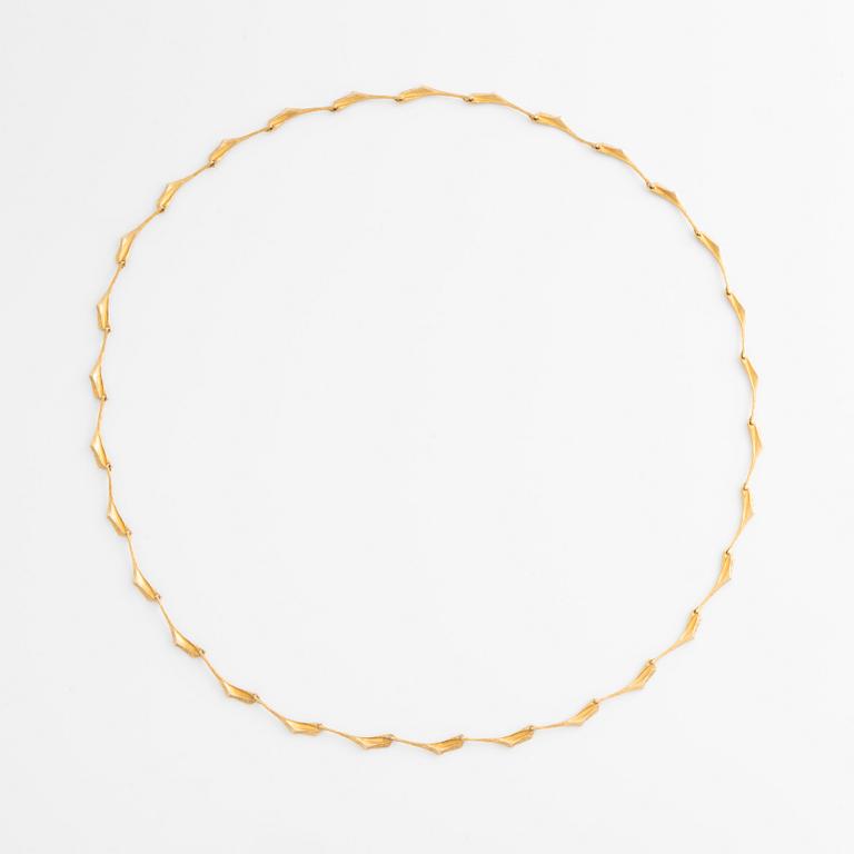 Björn Weckström, necklace, "Kukkakaste",  14K gold. Lapponia 1979.