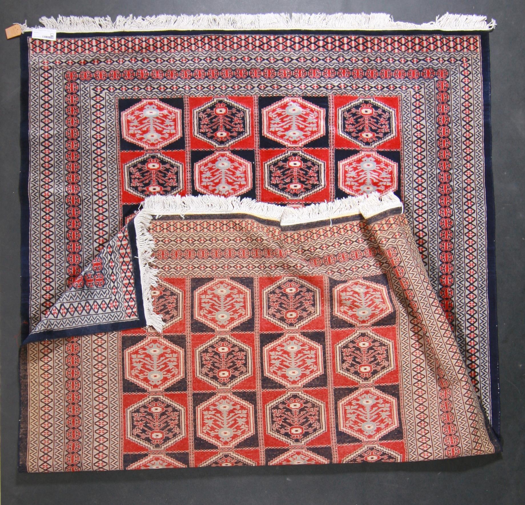 MATTA, orientalisk, ca 283 x 197.