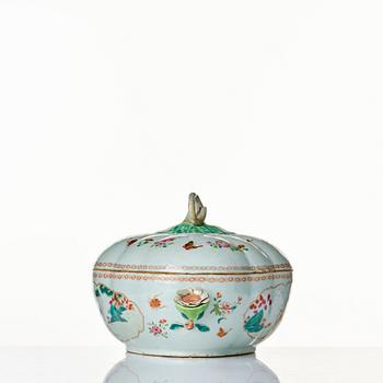 A famille rose tureen with cover and stand, Qing dynasty, Qianlong (1736-95).