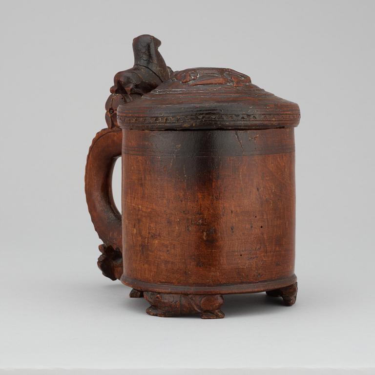 A Norwegian 18/19th century birch tankard.