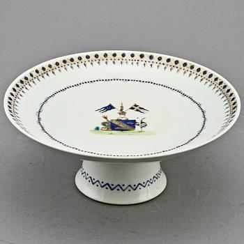 TALLRIKAR, 14 st, samt FAT, porslin, 1900-tal.