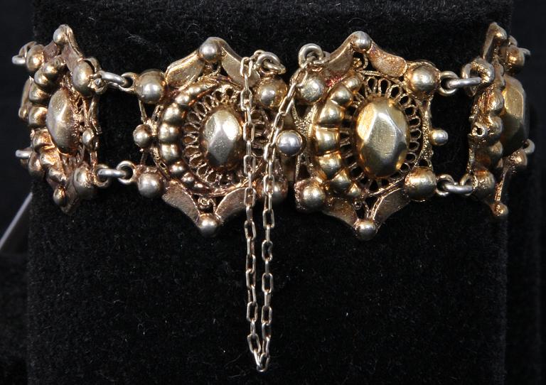 ARMBAND, förgyllt silver, 1800/1900-tal.
