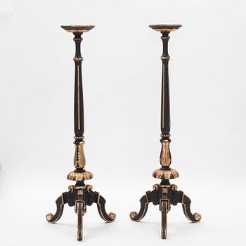 A pair of gueridons, 20th Century.