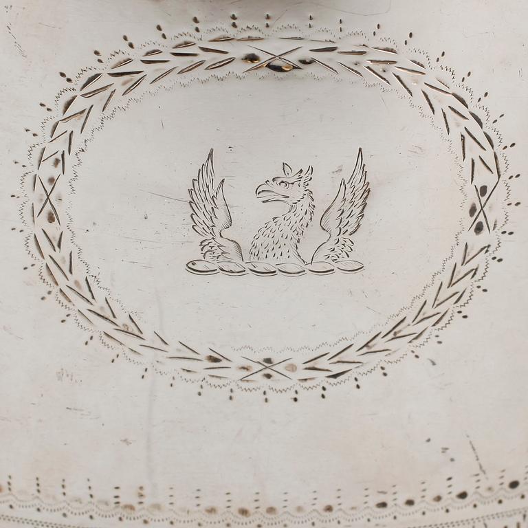 TEKANNA, silver, London 1787. Vikt tot ca 513 gram.