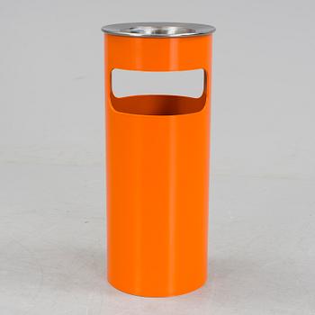 A trashcan design by Gino Colombini, Kartell, Italy.