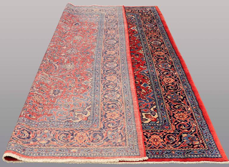 MATTA, Sarouk, ca 360 x 257 cm.