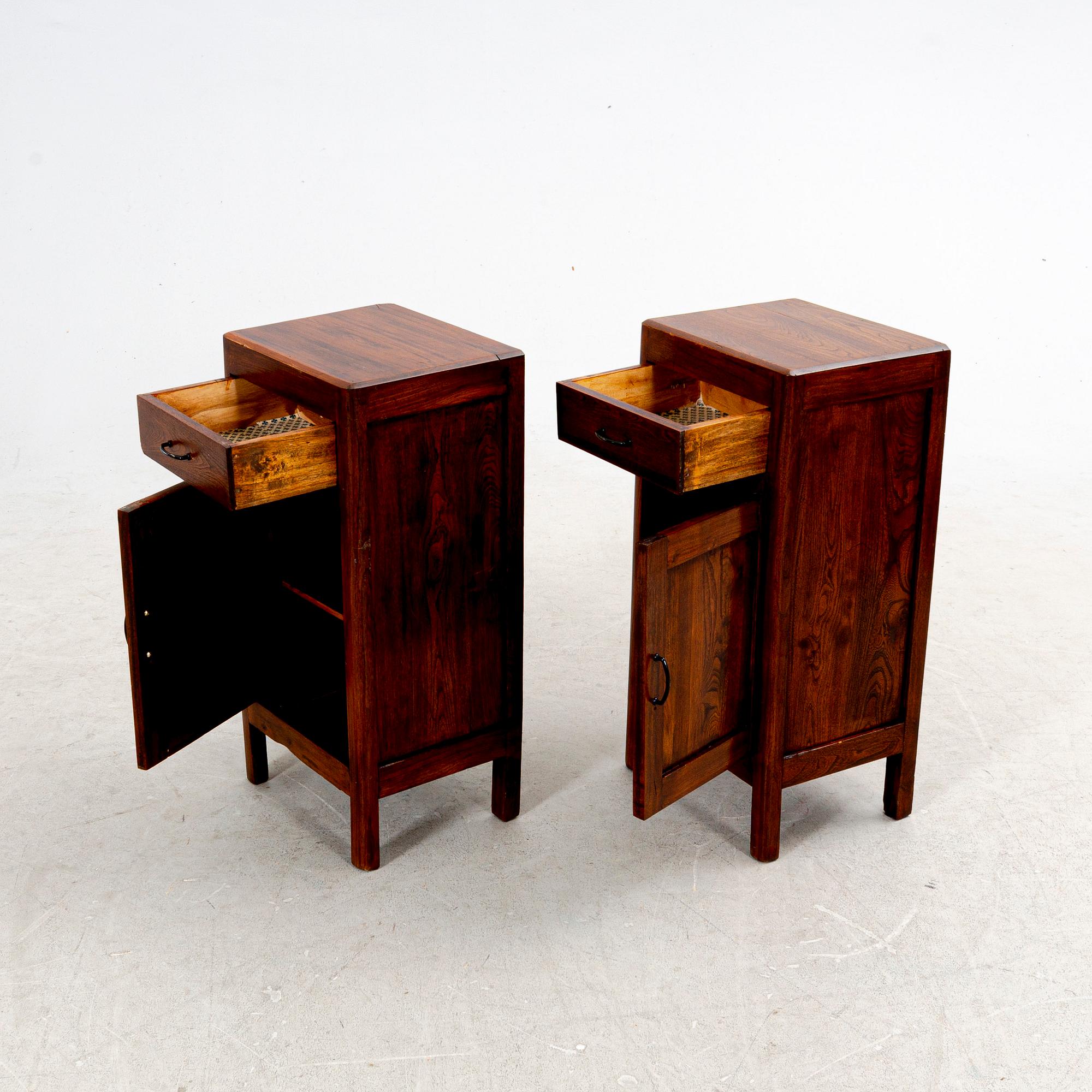 Sängbord ett par 1900-talets första hälft.